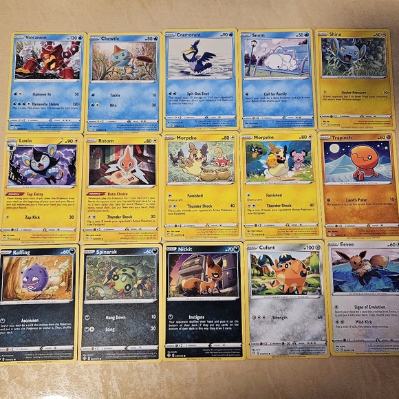 Pokemon Shining Fates Eldegoss V Tin - Picture 4 of 12